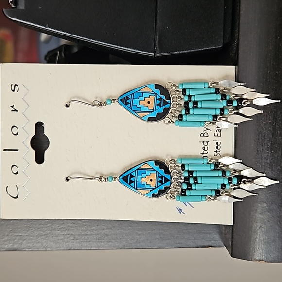 Colors Earrings - Picture 4 of 7